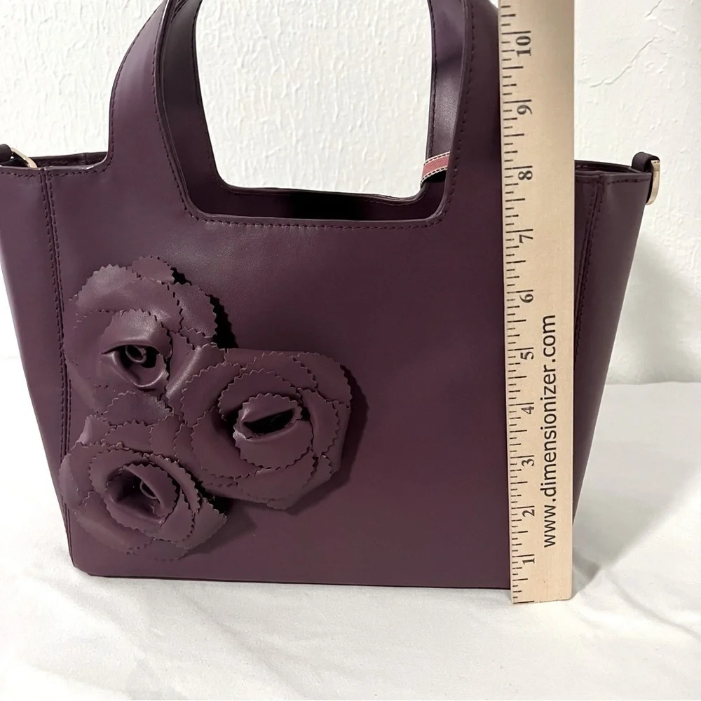 BTB Los Angeles Women’s Yasmin Small Tote Flower Details Flat Bottom Leather NWT